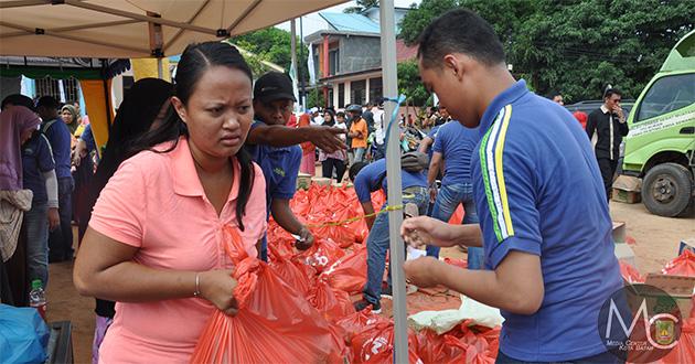 BPJS Ketenagakerjaan Sebar 1000 Paket Sembako Murah di Tanjung Uma